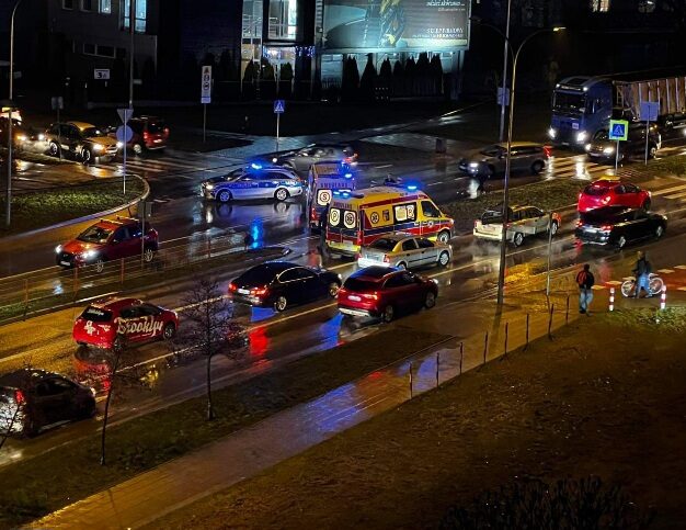 Potrącenie na ul. Żeromskiego. Dwie osoby trafiły do szpitala