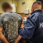 Poszukiwany ukrył się przed policją w wersalce