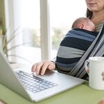 Babywearing - dlaczego warto nosić niemowlę w chuście?