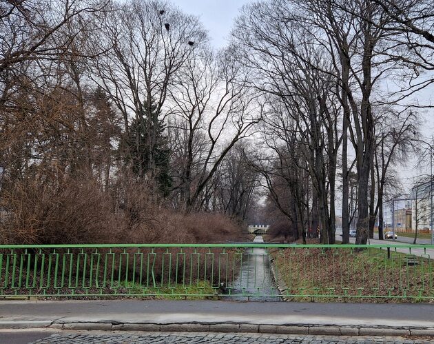 Początek tygodnia z przelotnymi opadami