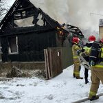 Palił się dom na ul. Bacieczki. Jest ofiara śmiertelna [ZDJĘCIA]