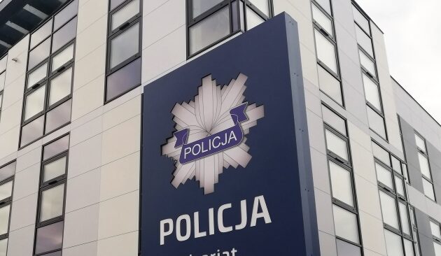 Naczelnik z podlaskiej policji klepnął pracownicę w pośladki. Jest reakcja komendanta