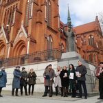 Ataki antykościelne, antykatolickie i antypolskie. Białostoccy radni bronią papieża