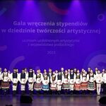 "Nie trzeba cisnąć po kosztach rodziców". Rozdano stypendia artystyczne dla uczniów