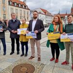 Polska 2050 proponuje "karniaki" dla urzędników, wsparcie psychiatrii i lepszy transport