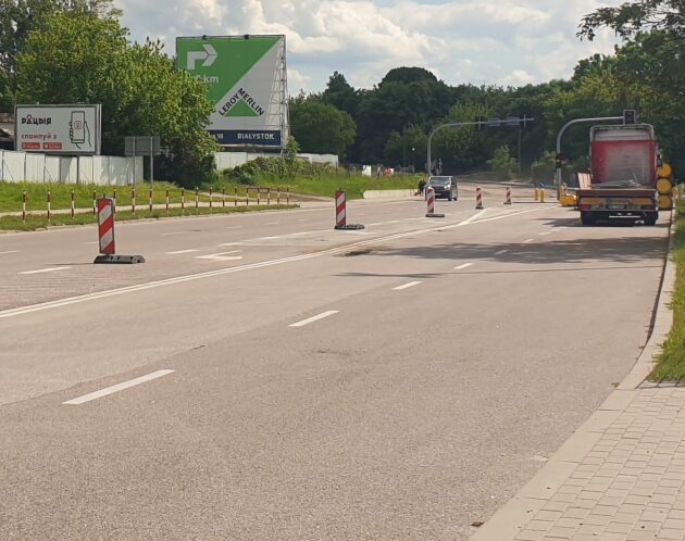 Uwaga na utrudnienia - będą odnawiać oznakowanie poziome