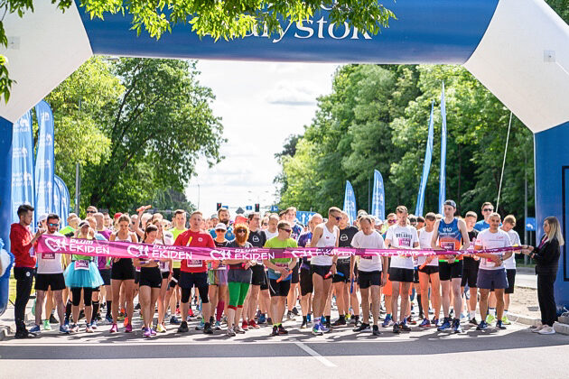 Plum Ekiden. Biegacze znów nieśli pomoc [ZDJĘCIA]