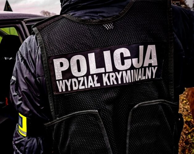 Jako nastolatek włamał się do dwóch domów. Policja zatrzymała go po 11 latach