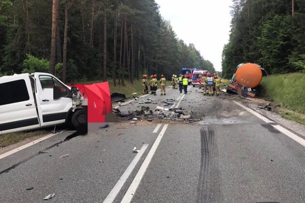 Tragedia na "ósemce". Zginął kierowca busa