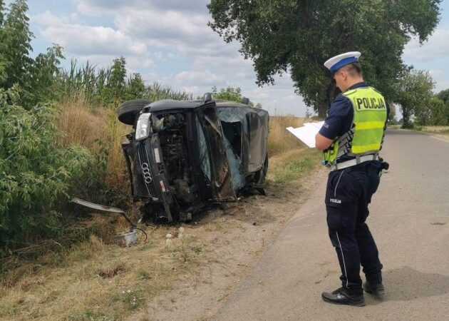 Audi dachowało. Został ranny pasażer