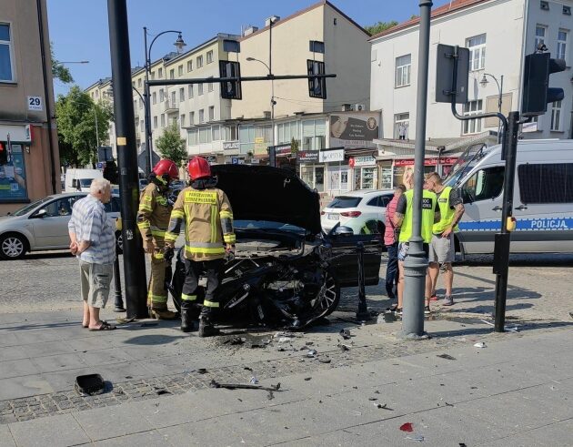 Wypadek na ul. Lipowej. Jedna osoba trafiła do szpitala