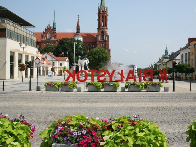 Weekend ciepły, ale i mokry. Warto wziąć parasol 