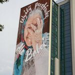 Już jest! Mural z babcią Eugenią oficjalnie powrócił do naszego miasta