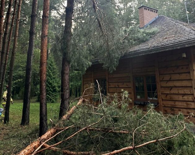 Podlaskie. Ponad 1700 strażaków walczyło ze skutkami wieczornych burz i nawałnic