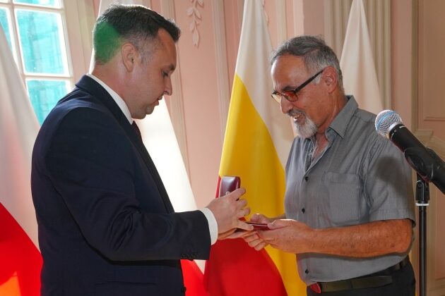 Ron London otrzymał od prezydenta Białegostoku medal "Zasłużony Miastu"