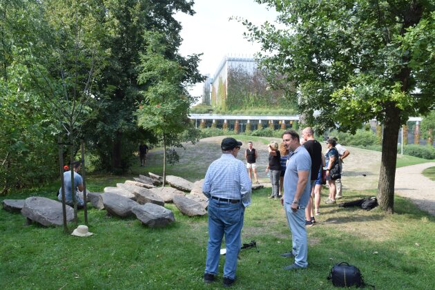 Macewy z Parku Centralnego trafią na cmentarz żydowski [FOTO, WIDEO]