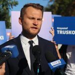 "Ceremonia ważenia" Truskolaskiego. KO chce likwidacji prac domowych uczniów
