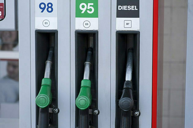 Co się dzieje na stacjach paliw? Ceny mocno spadły, a powinny rosnąć