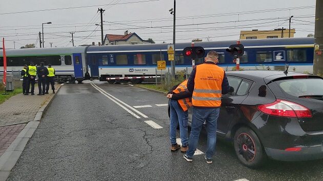 Nie skracaj sobie drogi do śmierci na przejazdach