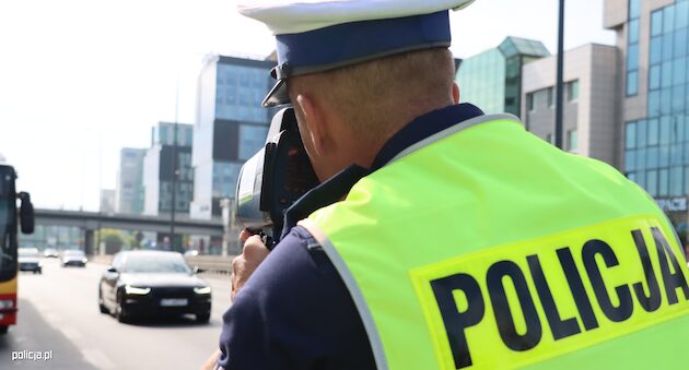Policjanci zapowiadają wzmożone kontrole w dniu Wszystkich Świętych