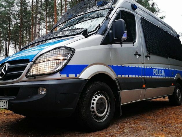 Woził mamę samochodem od kiedy zaczął chodzić do szóstej klasy. Rodzinę zatrzymała policja