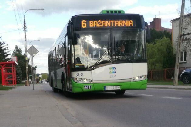 12 linii BKM zmienia trasę przez Orszak Trzech Króli. Od rana będą zamknięte parkingi