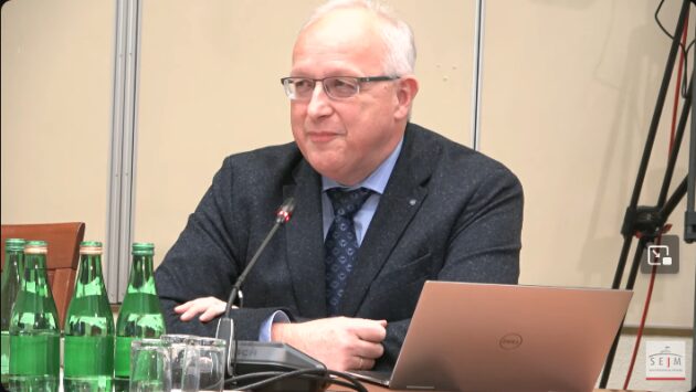 Prof. Robert Flisiak z USK zeznawał ws. wyborów kopertowych. O co pytali go posłowie?