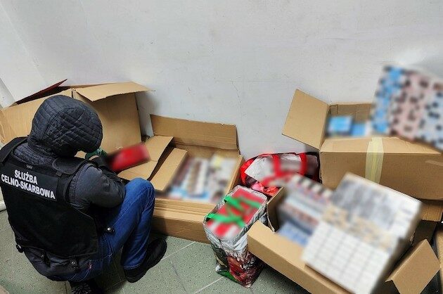 Nielegalne papierosy w podlaskim sklepie. Ekspedientka ukryła aż 3 tysiące paczek!