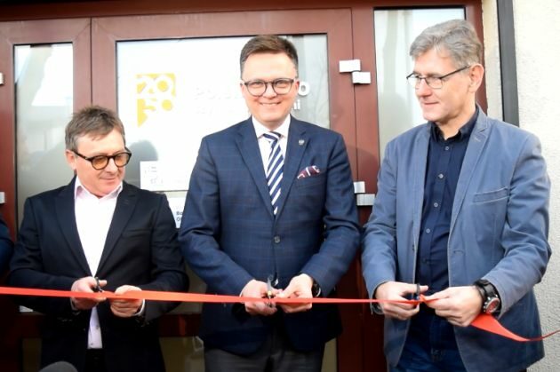 Hołownia oficjalnie otworzył biuro poselskie w Białymstoku. Co mówił o wyborach? [WIDEO]