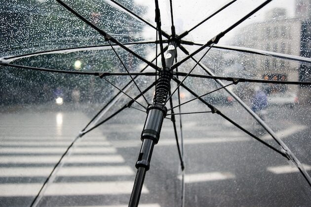 Pogoda na wtorek. Wychodząc z domu lepiej zabierz ze sobą parasol! 