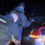 Policjanci zatrzymali kuriera przewożącego imigrantów