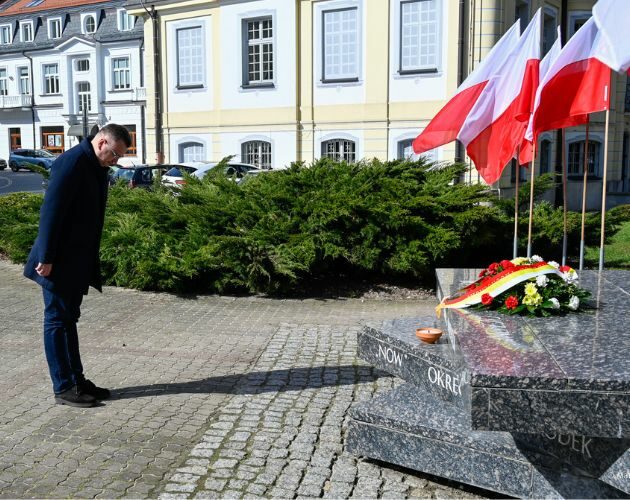 Zastępca prezydenta złożył kwiaty pod Pomnikiem Żołnierzy Armii Krajowej
