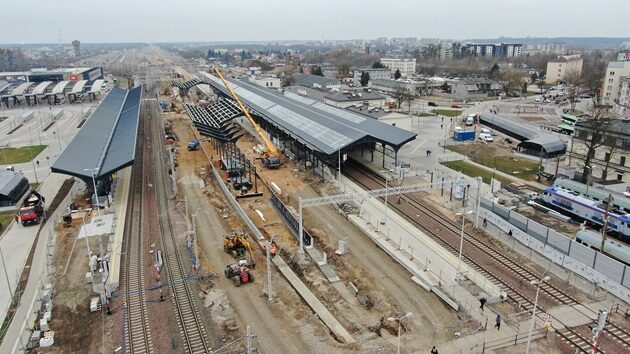 Rail Baltica blisko finiszu. Stacje w Białymstoku i Łapach nie do poznania [ZDJĘCIA]