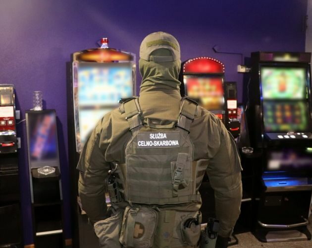 Podlaska KAS przejęła 24 nielegalne automaty do gier hazardowych
