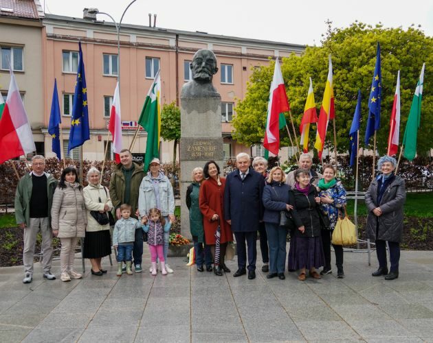 Prezydent Białegostoku złożył kwiaty pod pomnikiem Ludwika Zamenhofa