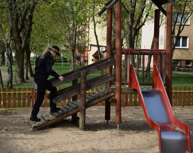 Straż Miejska sprawdza place zabaw w Białymstoku