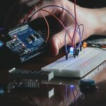 Jak zacząć swoją przygodę z robotyką korzystając z Arduino i Raspberry Pi?