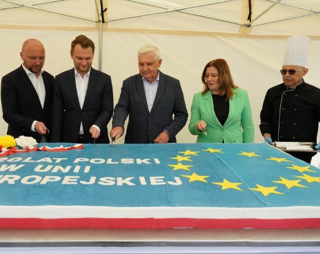 Był tort, występy i zabawy dla dzieci. Tak Białystok świętował 20-lecie wejścia do UE
