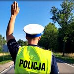 Za nami nietrzeźwy weekend. Jeden z ujętych kierowców chciał schować się w trawie