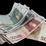 Wyrzucił 50 tysięcy euro przez okno. Myślał, że pomaga rozpracować grupę przestępców