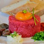 Salmonella i ecoli w mięsie znanej marki. GIS ostrzega przed groźnym zatruciem