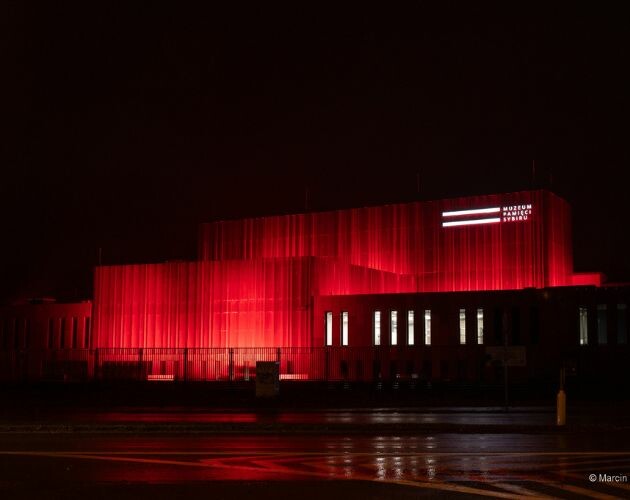 Białystok na czerwono. W  tym mieście nie ma zgody na przemoc wobec najmłodszych [ZDJĘCIA]