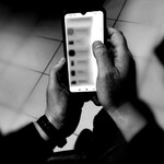 Zaczęło się od reklamy w internecie. 88-latek stracił niemal 1,2 mln zł