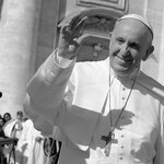 Papież Franciszek nie żyje