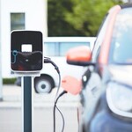 Sprzedaż aut zeroemisyjnych ciągle rośnie. Które elektryki Polacy kupują najchętniej?