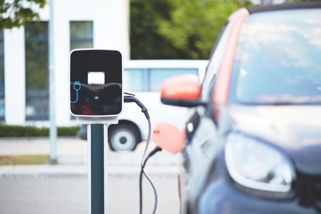 Sprzedaż aut zeroemisyjnych ciągle rośnie. Które elektryki Polacy kupują najchętniej?