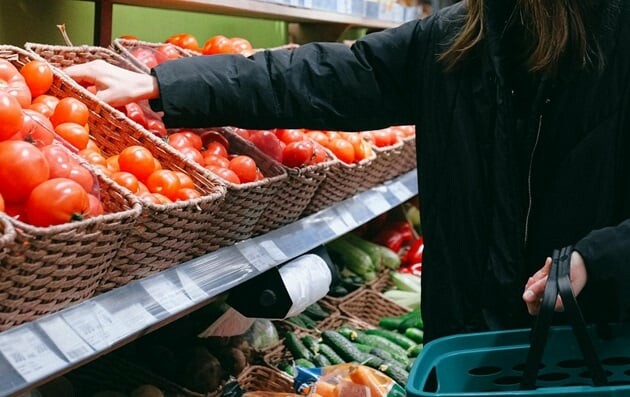 Ceny codziennych zakupów znów w górę. Rośnie presja na portfele Polaków