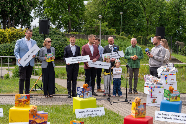 Najmłodsi Podlasianie otrzymają wyjątkową wyprawkę. Gwiazdą będzie "Żubr Pompik"