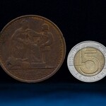 Tej polskiej monety nigdy nie wprowadzono do obiegu. Zabytek Miesiąca w Muzeum Podlaskim