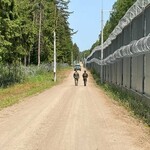 Strzelał na granicy. Żołnierz oskarżony o narażenie życia
